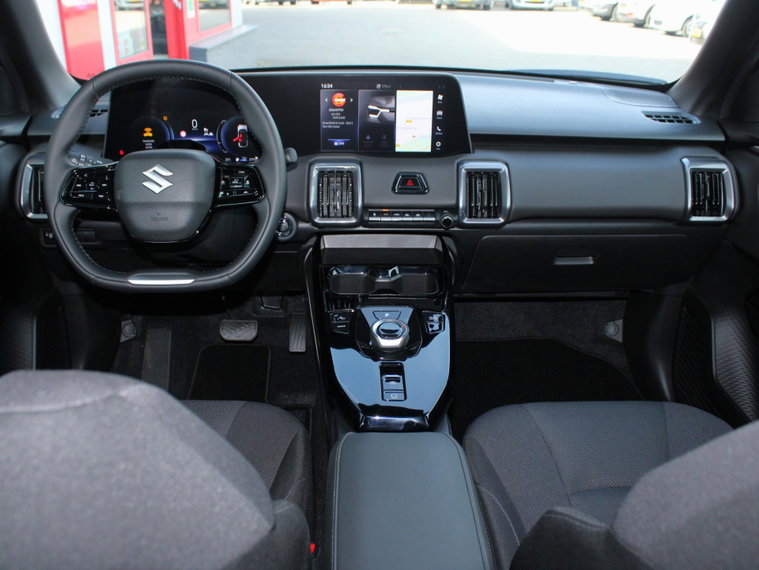 Vehicle Image 16