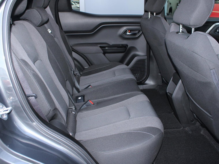 Vehicle Image 36
