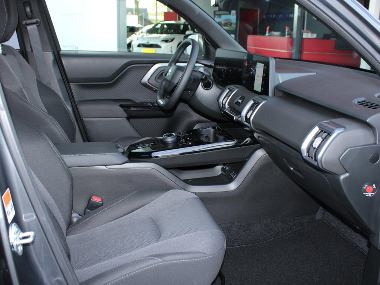 Vehicle Image 37