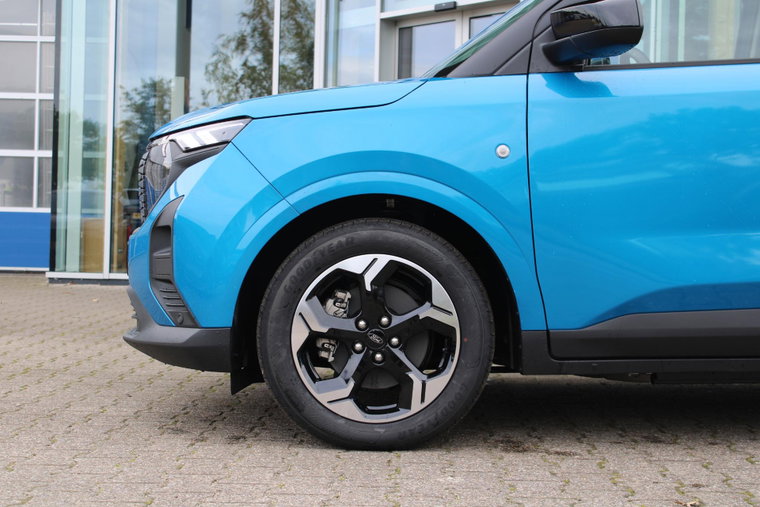 Vehicle Image 32