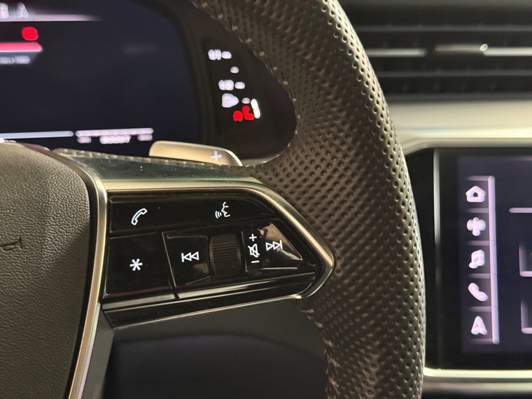 Vehicle Image 36