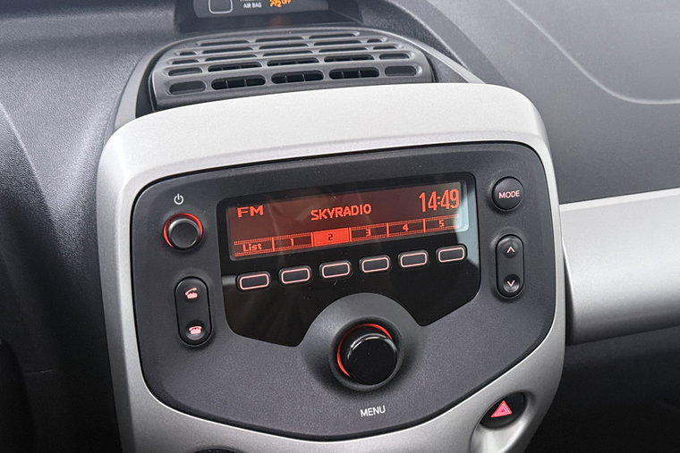 Vehicle Image 14