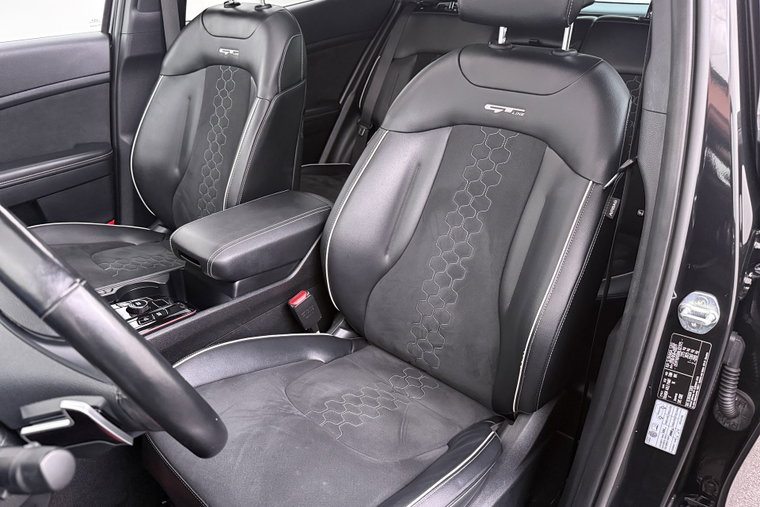 Vehicle Image 11