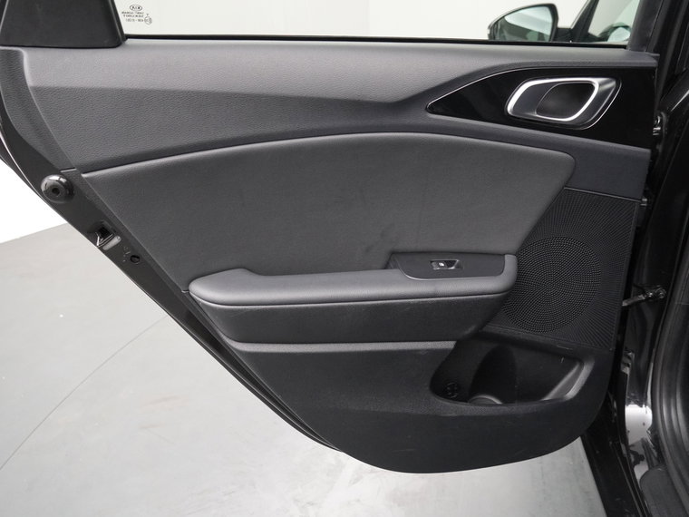 Vehicle Image 33