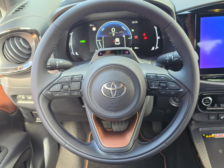 Vehicle Image 16
