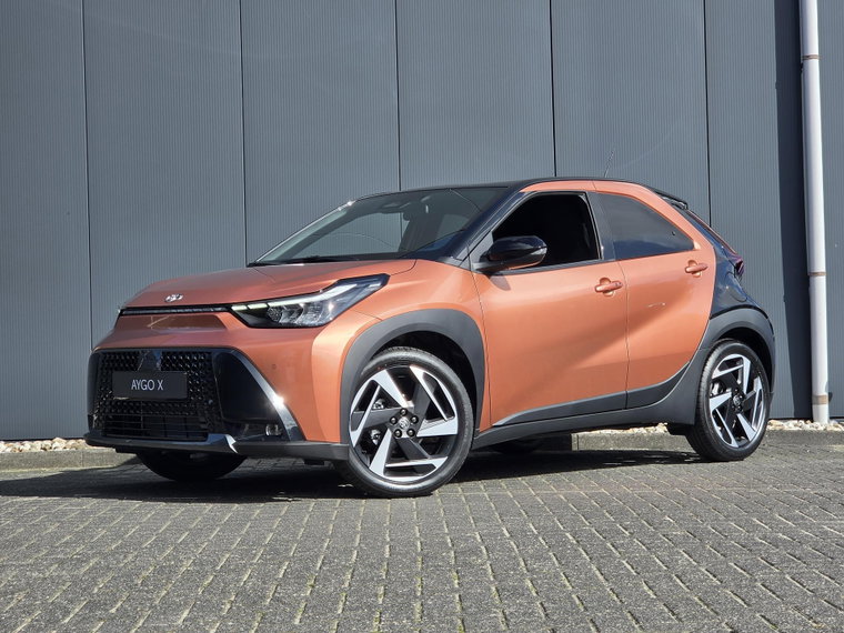 Vehicle Image 4