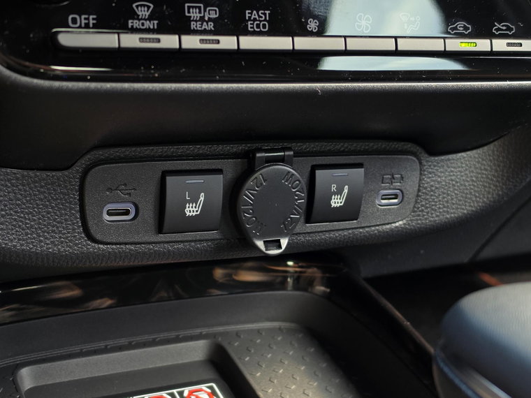 Vehicle Image 28