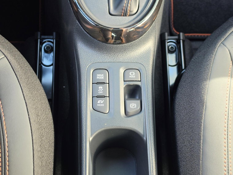 Vehicle Image 32