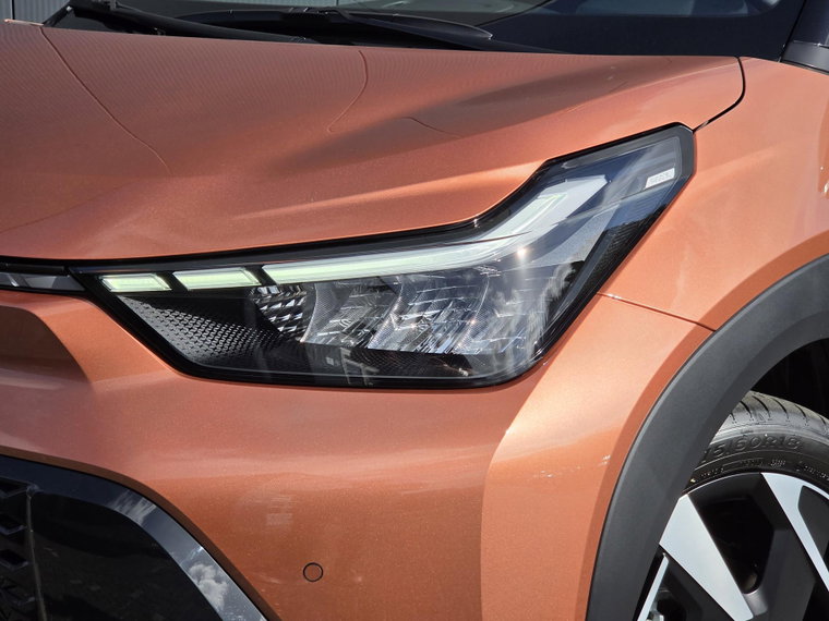 Vehicle Image 8