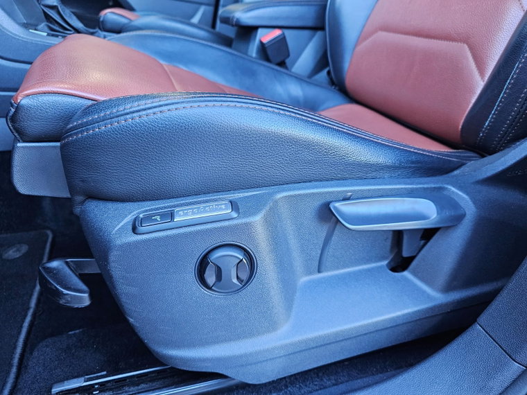 Vehicle Image 24