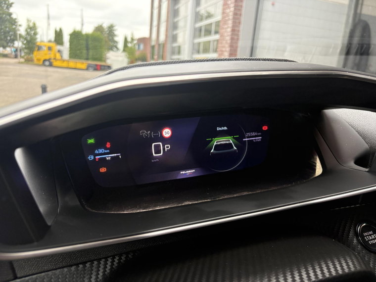 Vehicle Image 25
