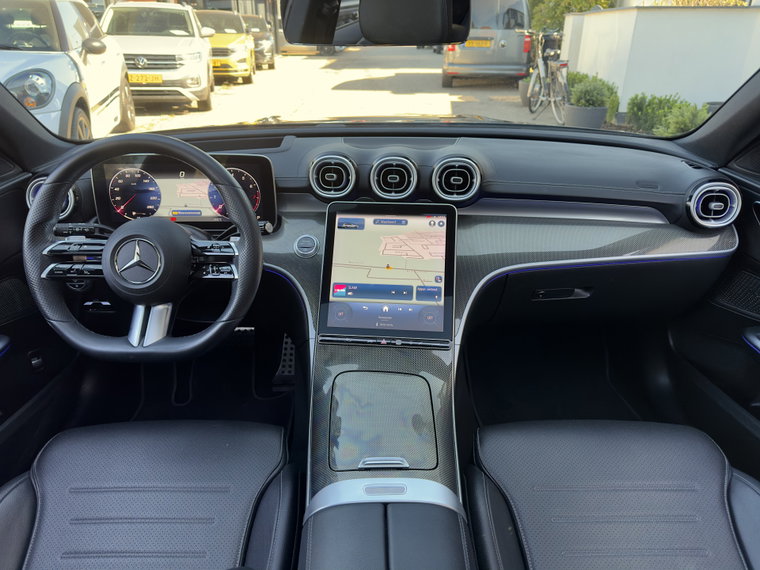 Vehicle Image 32