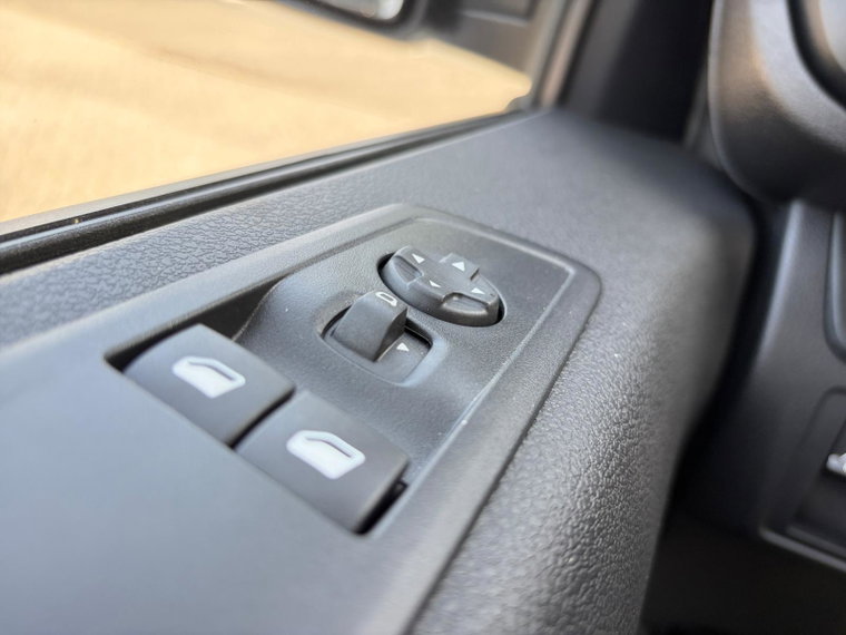 Vehicle Image 33