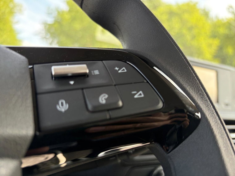 Vehicle Image 37
