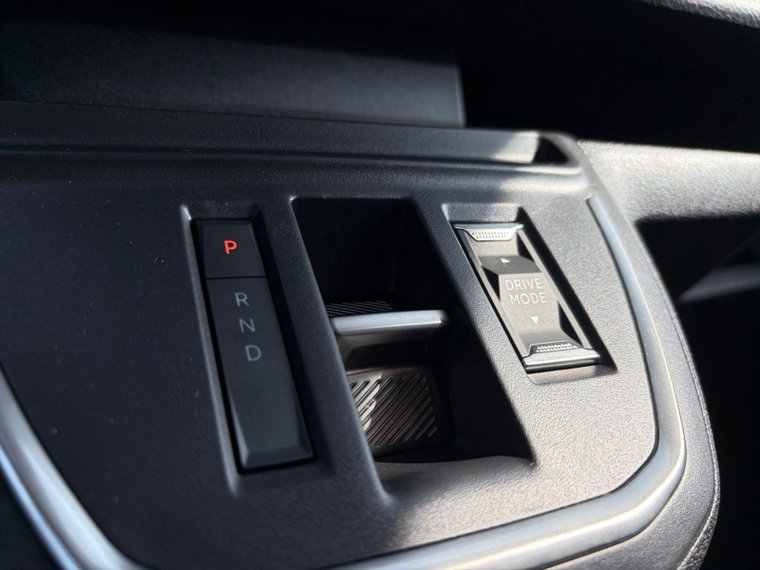 Vehicle Image 38