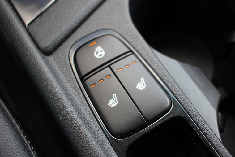 Vehicle Image 25