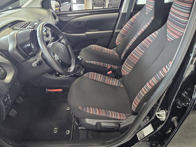 Vehicle Image 15