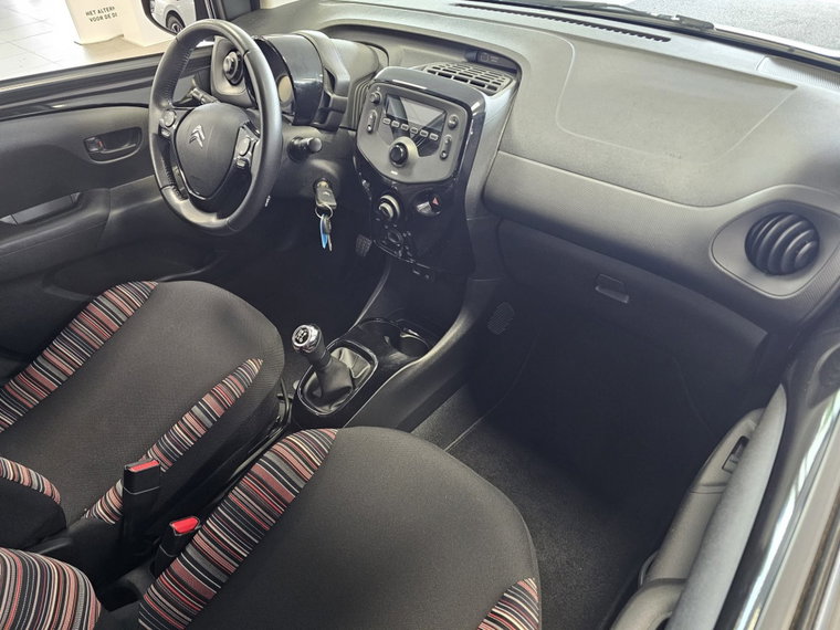 Vehicle Image 8