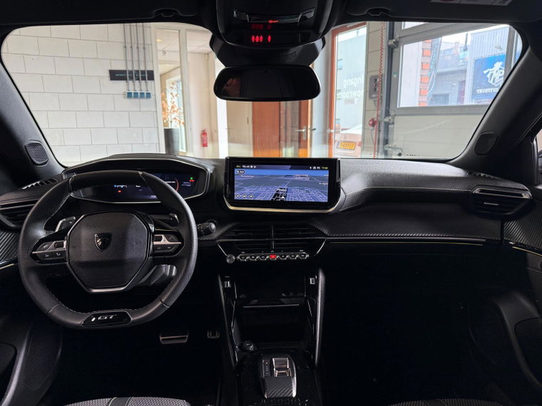Vehicle Image 25