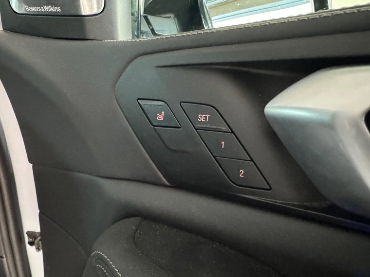 Vehicle Image 52