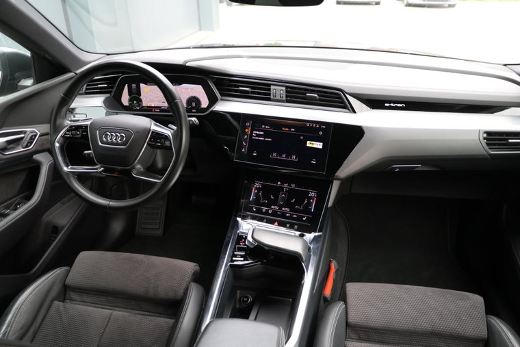 Vehicle Image 19