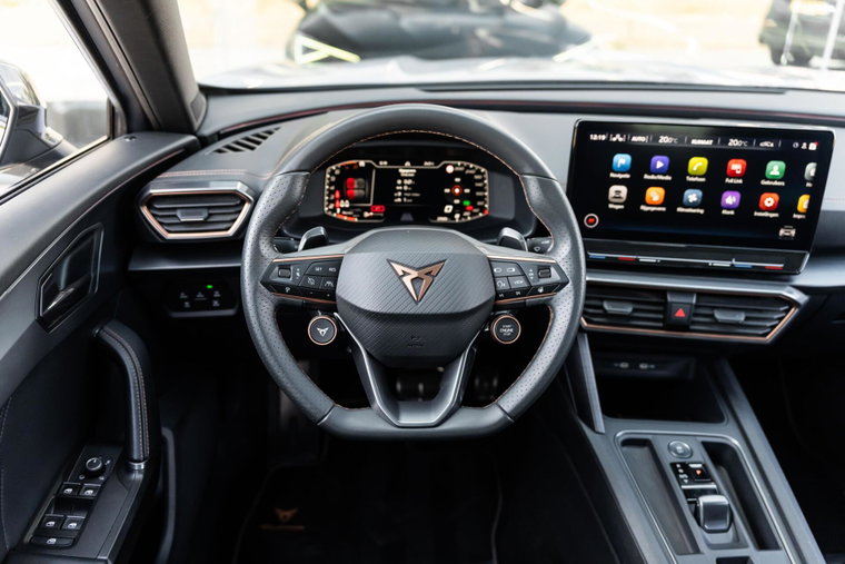 Vehicle Image 16