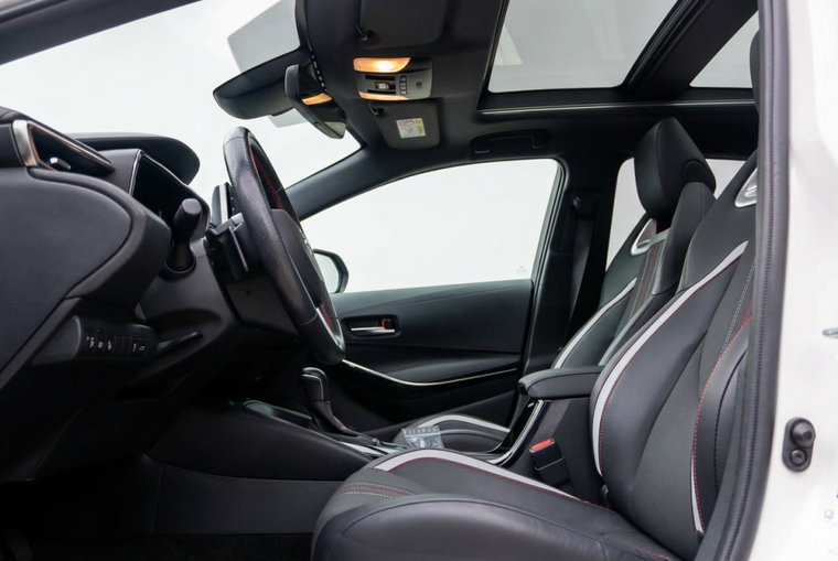 Vehicle Image 11