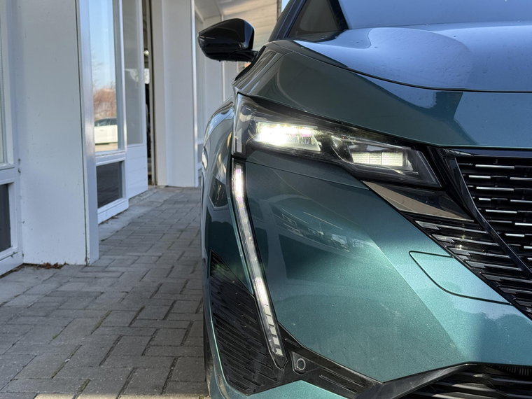 Vehicle Image 23