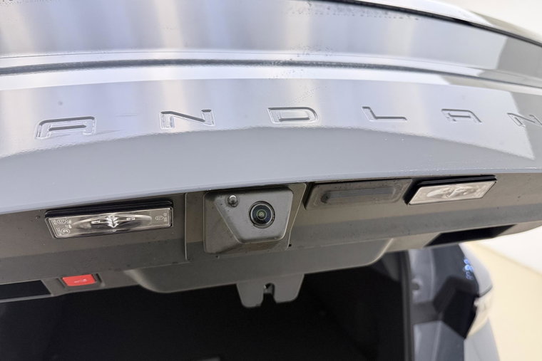 Vehicle Image 19