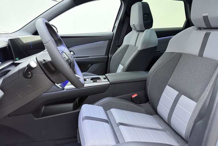 Vehicle Image 30