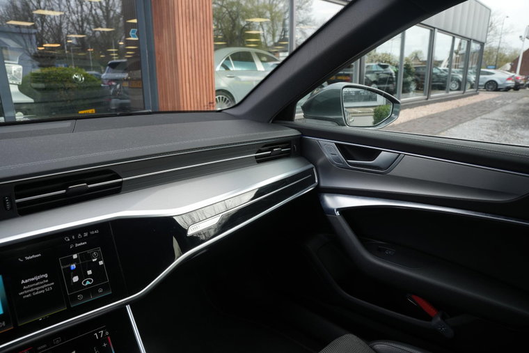 Vehicle Image 31