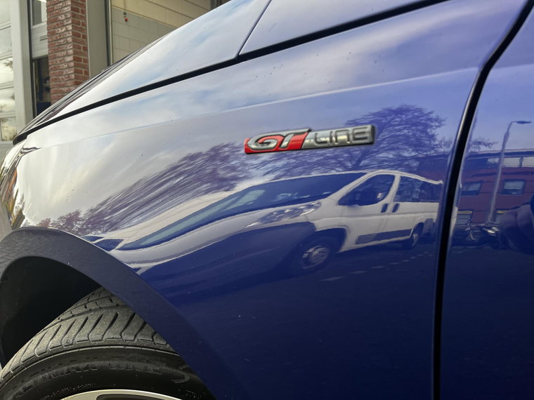 Vehicle Image 32