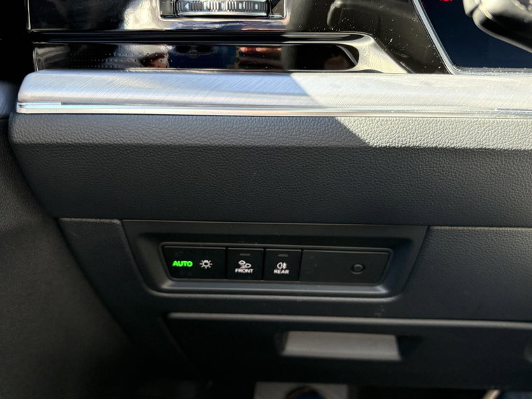 Vehicle Image 33