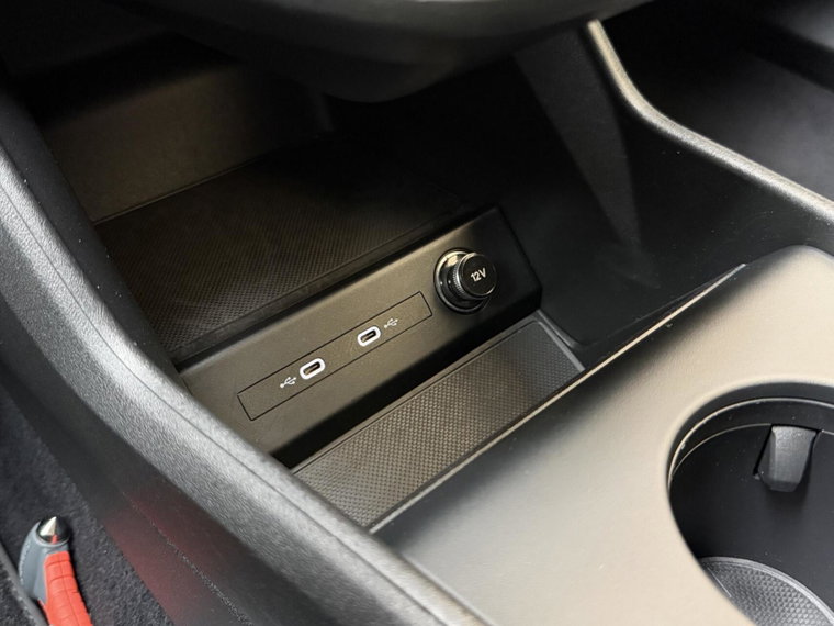 Vehicle Image 36