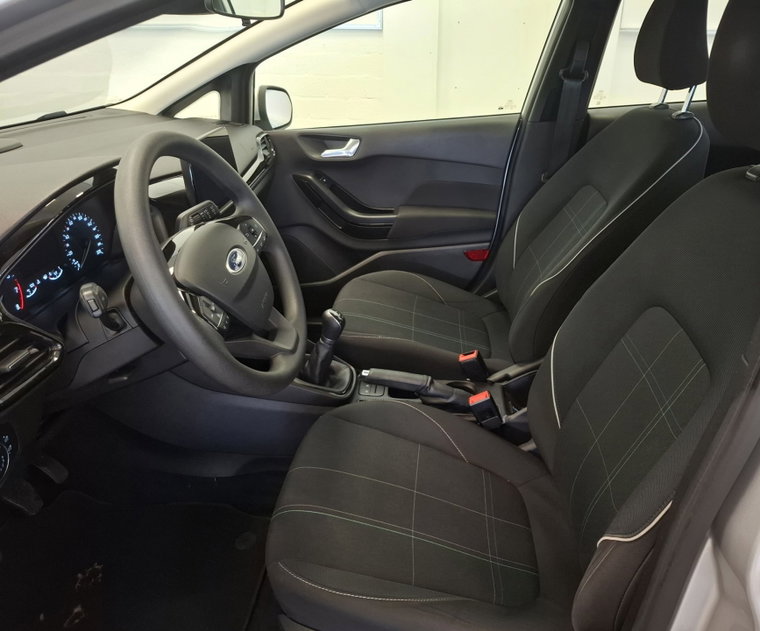 Vehicle Image 9
