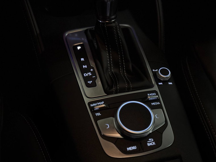 Vehicle Image 24