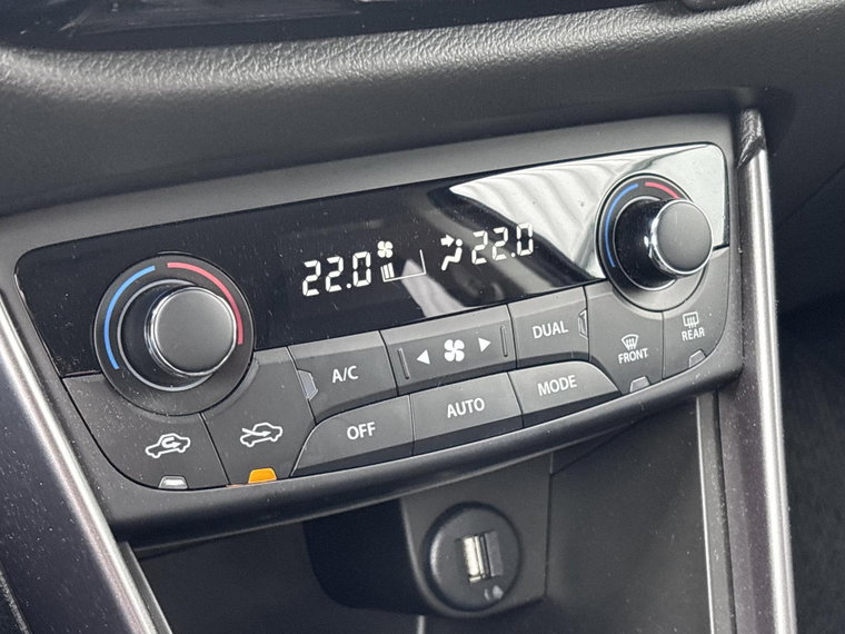 Vehicle Image 25