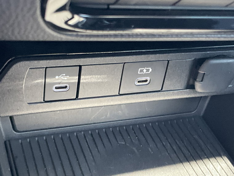 Vehicle Image 32