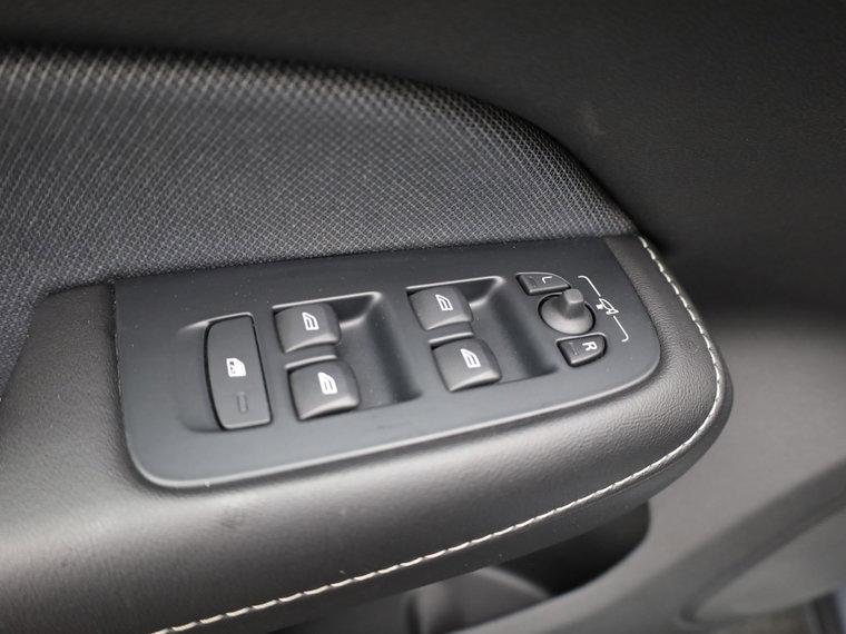 Vehicle Image 40