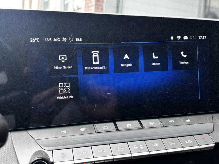 Vehicle Image 32