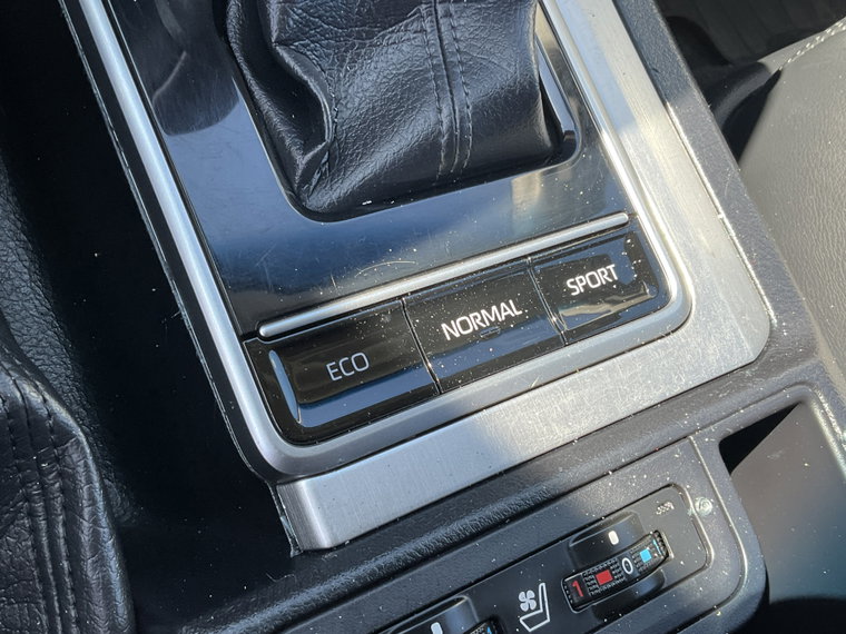Vehicle Image 29