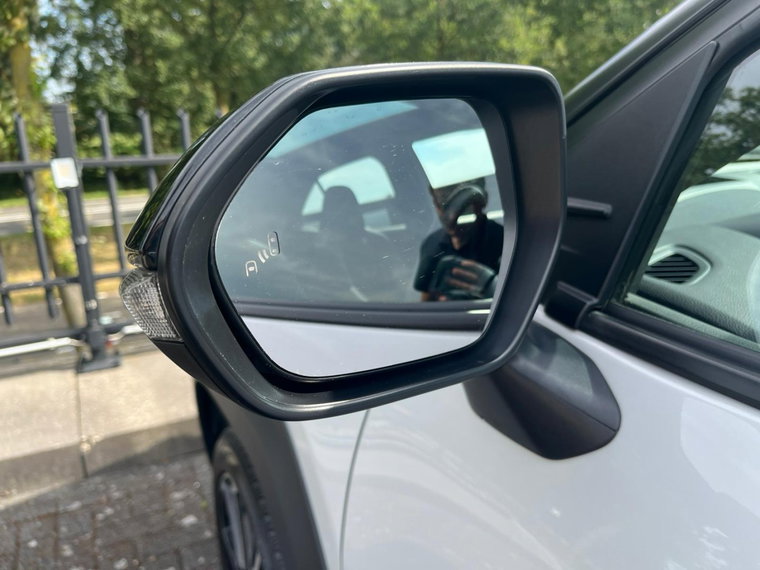 Vehicle Image 28