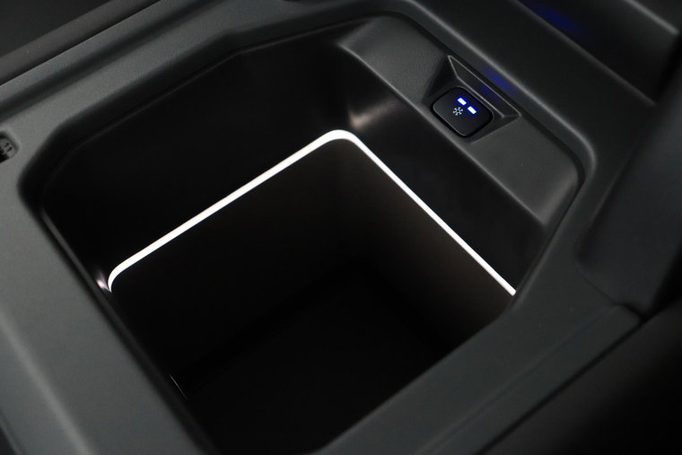 Vehicle Image 38
