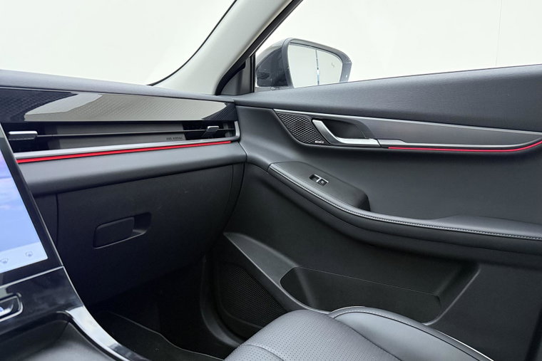 Vehicle Image 30