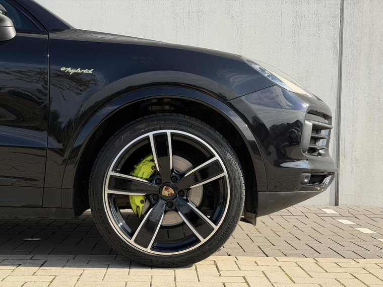 Vehicle Image 32