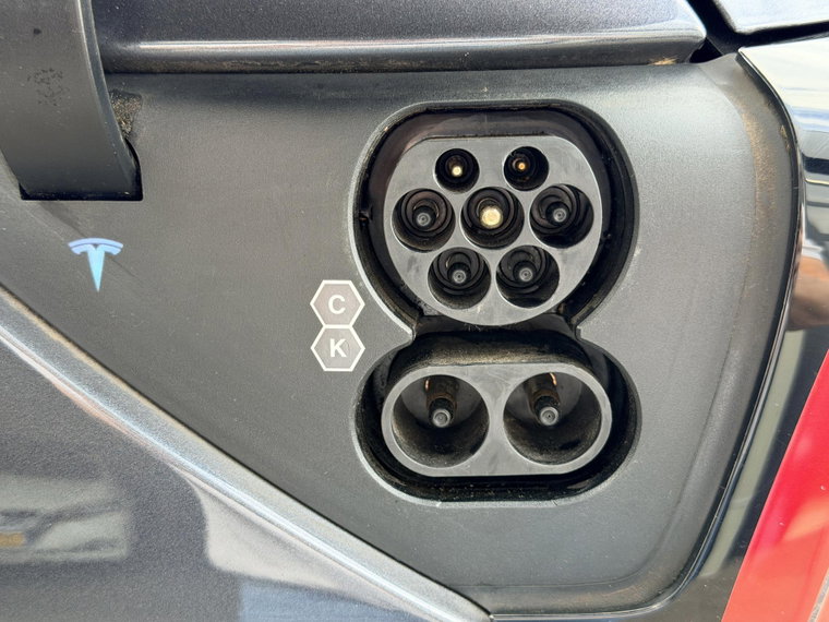 Vehicle Image 26