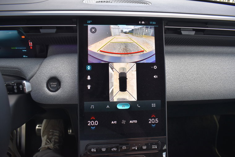 Vehicle Image 9