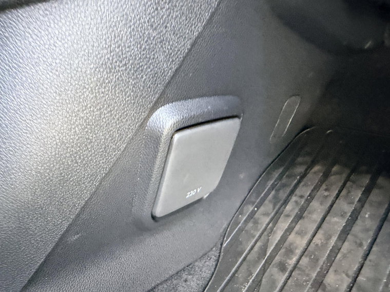 Vehicle Image 33