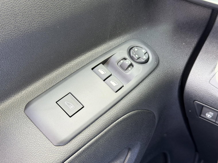Vehicle Image 40