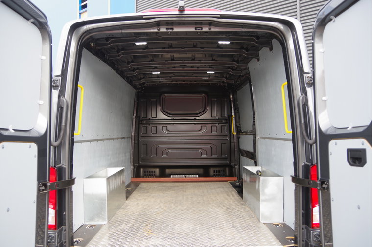 Vehicle Image 11